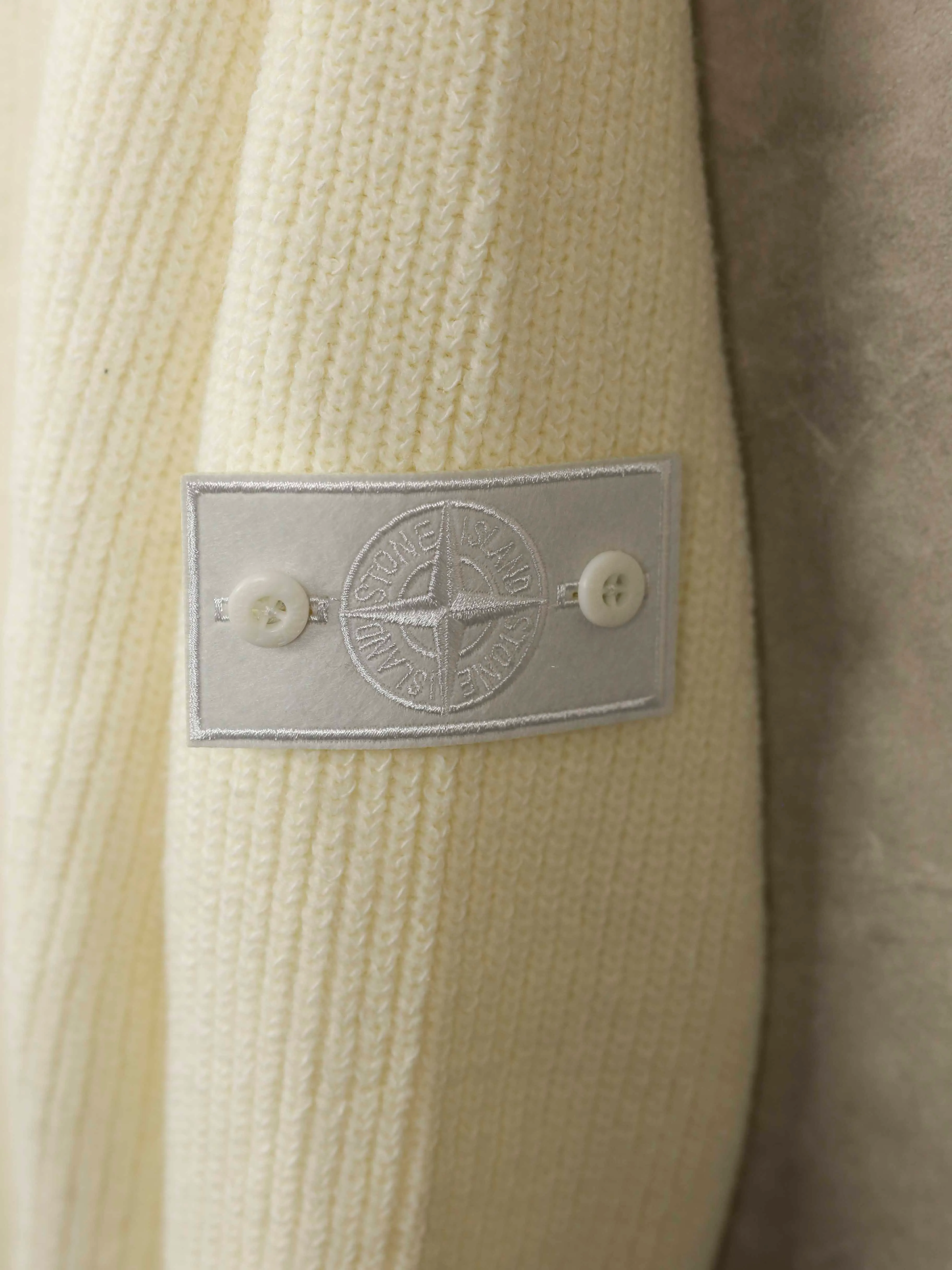 Actual photo of off-white details P280